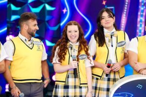 Victória Diniz Instagram - É amanhã heinnn!!! Vamos estar no @pgmsilviosantos 
carrossel x chiquititas 
vai torcer para qual novela?
