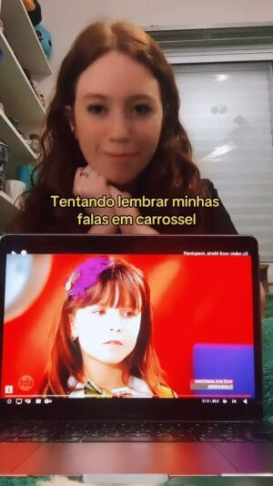 Victória Diniz Instagram - TENTANDO LEMBRAR MINHAS FALAS EM CARROSSEL 🤌🏻🤌🏻