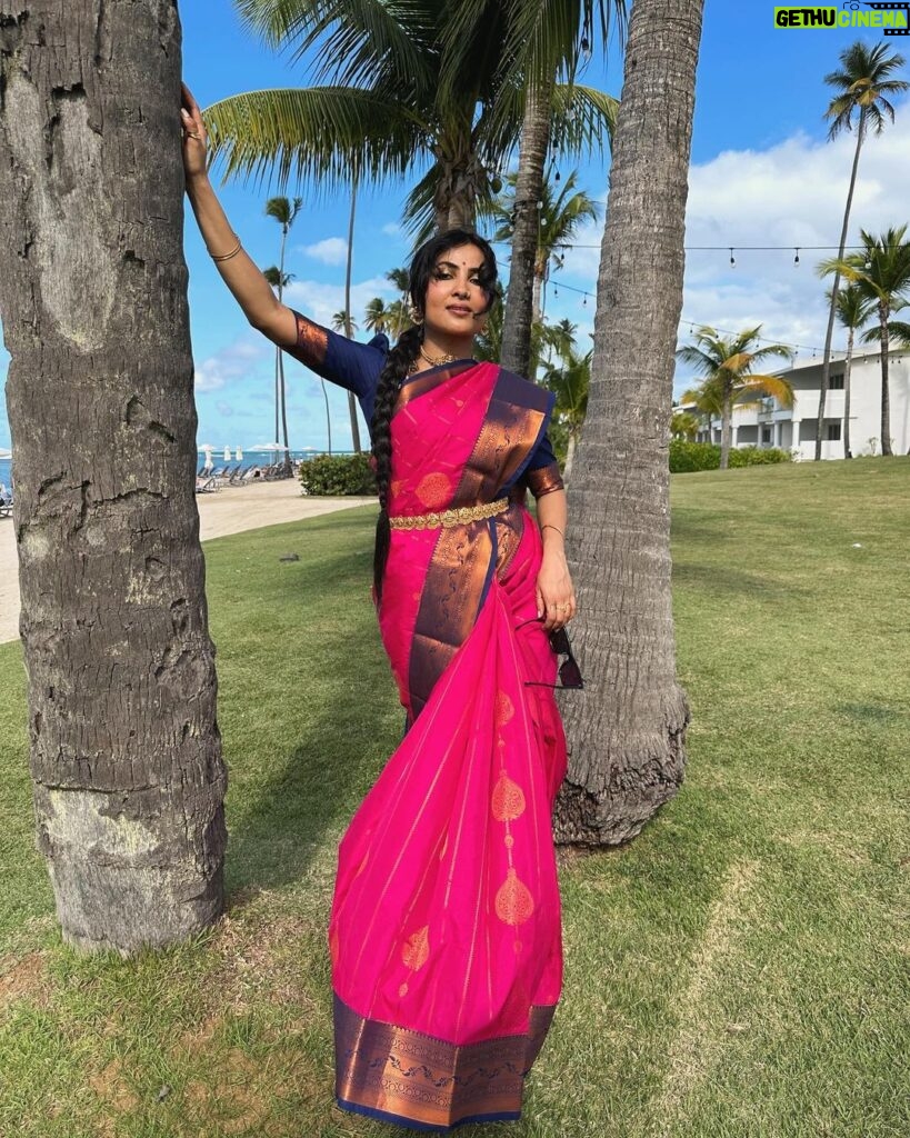 Vidya Vox Instagram - Lovely weekend getting bestie @sangeeta108 hitched! Proud of the way the ceremony hair turned out! Call me for your ceremony hair needs 😜 Puerto Rico