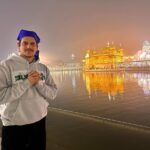 Vijay Varma Instagram - New beginnings need a lot of blessings. Our story brought us to Amritsar and gave us the opportunity to bow down at the majestic Golden Temple 🙏🏻🙏🏻 2024 started with a prayer, love and poetry for us. ऊल-जलूल इश्क़ #UlJaloolishq @vibhupuri @manishmalhotra05 @naseeruddin49 @fatimasanashaikh @stage5production @resulpookutty @mrfilmistaani @vishalrbhardwaj @gulzar.official Amritsar, Punjab