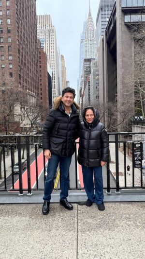 Vikas Khanna Instagram - Indian Moms Are Built Different. 🤣🙈

They will spend EVERY cent on kids, but suddenly Rs. 200 gets them upset for the whole day. 

#MavanThandiyanChavan

For Maa 
Michelin Star Chef = Michelin Star Mundu