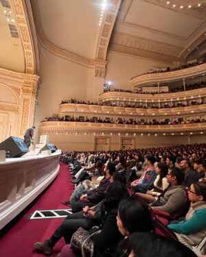 Vikas Khanna Instagram - What a history creating moment today. 
VIR DAS performed at the iconic Carnegie Hall in NY to a sold out audience. 
So much energy & brilliance on stage. 

This is not the first time Vir created history. On Nov 20th, he had won the International Emmy. 
More power to you brother for making India proud. 

XX

1. Vir enters the stage at the iconic @carnegiehall 
2.3.4. Mesmerized audience 
5. Standing applause for @virdas & @zarnagarg for 5 minutes. ❤️🥰
6.7. Backstage
8. Vir announced as a WINNER at Emmy
9. The king arrives & I shot it through Ekta Kapoor’s Emmy 
10. Backstage