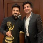Vikas Khanna Instagram - What a history creating moment today. VIR DAS performed at the iconic Carnegie Hall in NY to a sold out audience. So much energy & brilliance on stage. This is not the first time Vir created history. On Nov 20th, he had won the International Emmy. More power to you brother for making India proud. XX 1. Vir enters the stage at the iconic @carnegiehall 2.3.4. Mesmerized audience 5. Standing applause for @virdas & @zarnagarg for 5 minutes. ❤️🥰 6.7. Backstage 8. Vir announced as a WINNER at Emmy 9. The king arrives & I shot it through Ekta Kapoor’s Emmy 10. Backstage