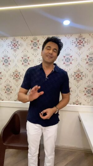 Vikas Khanna Instagram - This is a very special video to me because an amazing person talking about me my success and being soo happy about my success!!
Chef Vikas has amazing bonding with Mangaluru....since he studied from here and he spent the crucial time of his life here....he loves our Mangaluru and always grateful for many things it has given him!
Thank youuu so much Chef Vikas for being such a sweet person and guiding us always...... throughout my journey on MasterChef you have been a good mentor and an amazing Judge!
Huge respect and love to youuu Chef❤️🥰
@vikaskhannagroup 
#masterchef #sony #chef #ashiqrex