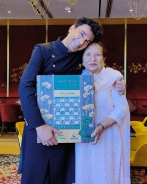 Vikas Khanna Instagram - Today December 2nd, 23 years ago I moved to the U.S. 
One of the biggest decisions I made in my life. 
Leaving everything that was mine & familiar to start all over again. 

Fell in love with Manhattan. It gave me the power to bring Indian Cuisine & Culture to the World’s biggest platforms. 

Some of the biggest highlights remain- 
1. Selling food on the streets of NY. 
2. Cooking at James Beard with my sister Radha behind me. 
3. Radha’s Graduation from FIT. 
4. Cooking for 4 American Presidents. 
5. Working with Gordon Ramsay. 
6. Working with my mentor-friend Eric Ripert 
7. Serving more than 80 Million Meals from NY during pandemic. 
8. Launching 41 books with the most varied subjects. 
9. Winning a Michelin Star
10. Standing applause for THE LAST COLOR at United Nations Headquarters.