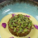 Vikas Khanna Instagram - Every single day I’m trying to learn & add to my life’s cookbook. When I was hosting a SPECIAL MILLETS DINNER for @indiainnewyork I created this simple yet wholesome dish. India has been very successful in adding several varieties of millets to American grocery stores. A sustainable grain which requires much less water than other grains. ❤️
