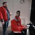 Vikram Barn Instagram - “HUMANS” OUT NOW! 💫 London, Unιted Kingdom