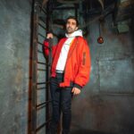 Vikram Barn Instagram - Just hanging out 😊 London, United Kingdom