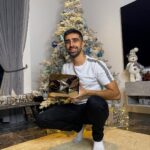 Vikram Barn Instagram - Christmas came early. Cheers guys! London, United Kingdom