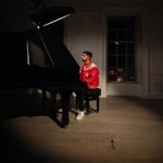 Vikram Barn Instagram - Blown away by the support on my debut single & music video. Thank you all so much! London, Unιted Kingdom