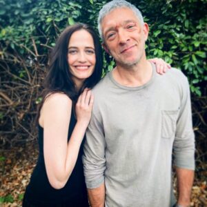 Vincent Cassel Instagram - On the set of “Liaison” with my wonderful Co-star the unique @evagreenweb
@appletv