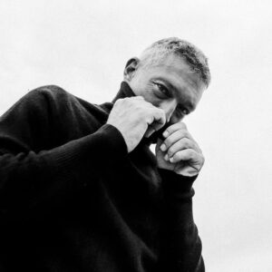 Vincent Cassel Instagram - Bonne rentrée et n’oubliez pas...
#mêmesitoutçanestpastrèsclair #panamcitylavilleouchuiné 
📷 @enzoiriarte
