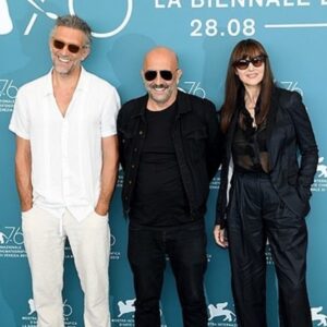 Vincent Cassel Instagram - ”irreversible-total inversion”

Happy and proud to have presented this new clever and powerful cut of #IRREVERSIBLE yesterday at the #76thvenicefilmfestival. 
In company of my legendary director @gasparnoeofficial and of course Monica who definitely owns this movie so effortlessly from A to Z. 
#partnersincrime