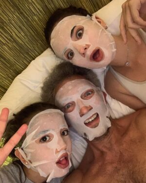 Vincent Cassel Instagram - Happiest man alive ❤️
#WWbackstage