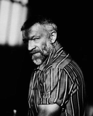 Vincent Cassel Instagram - Barbapapa 📸 @kat_in_nyc 4 @elle_russia