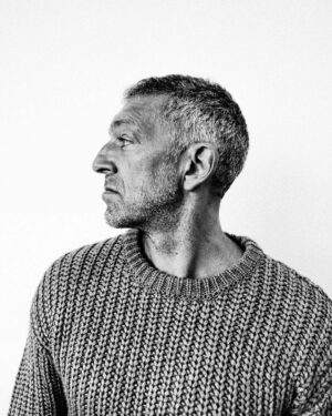 Vincent Cassel Instagram - Winter is coming...
#bewarethewhitewalkers #horsnormes 📸 @enzoiriarte