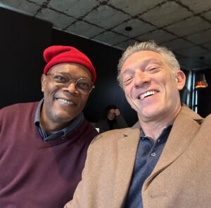 Vincent Cassel Instagram - The greatest actors are always simple, playful and humble and that’s a perfect definition for Mr @samuelljackson. What a pleasure to share this “DAMAGED” set with you. With all my admiration…