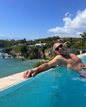 Vincent Cassel Instagram - Merci à @latoubanahotelandspa 
et au brow @leo_etienne971 
Gwada the place to be.