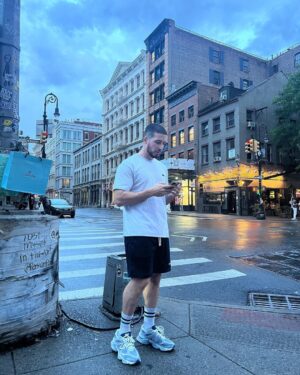 Vinny Guadagnino Instagram - I like my aesthetic like my women , moody .