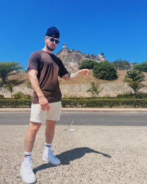 Vinny Guadagnino Instagram - incoming 🇨🇴 ish