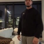Vinny Guadagnino Instagram - Ya’ll need to get with a strong 7/8 with a good personality. If he’s too hot he’s not gonna be funny or cook.