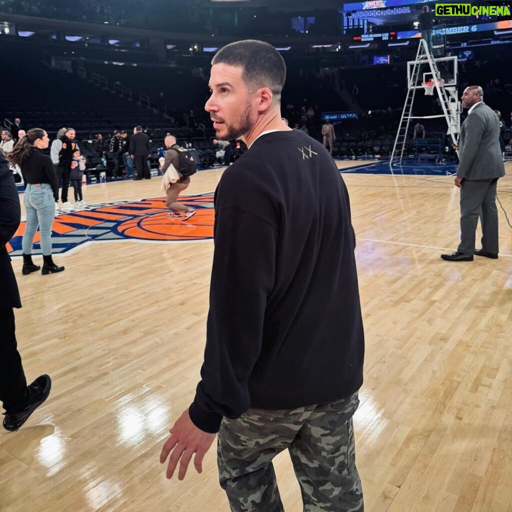 Vinny Guadagnino Instagram - The Garden always feels like home 🏀 @nyknicks Madison Square Garden