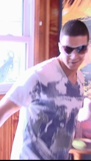 Vinny Guadagnino Instagram - 15 minutes turned into 15 years..here’s to 15 more !New season of @jerseyshore out now ! #jsfamilyvacation