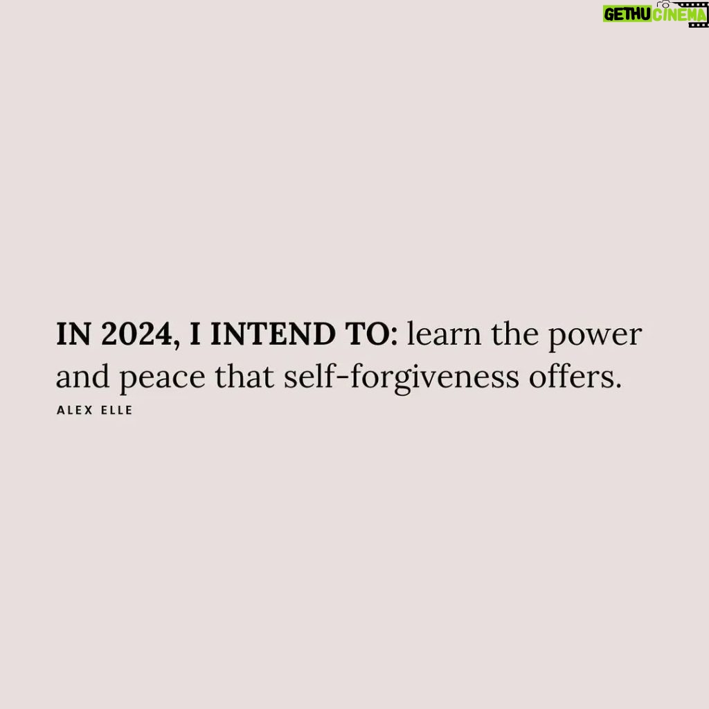 Viola Davis Instagram - As 2024 approaches, I intend to walk into the new year with a lighter heart, a clearer mind, and a spirit that is ready for joy. What are some of y’all’s intentions, declarations, or affirmations for 2024? ✍🏽@alex_elle