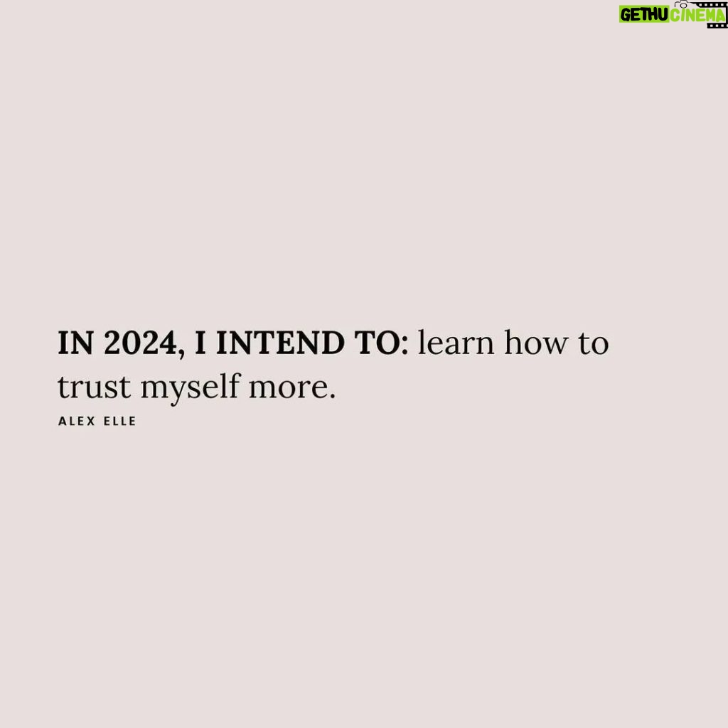 Viola Davis Instagram - As 2024 approaches, I intend to walk into the new year with a lighter heart, a clearer mind, and a spirit that is ready for joy. What are some of y’all’s intentions, declarations, or affirmations for 2024? ✍🏽@alex_elle