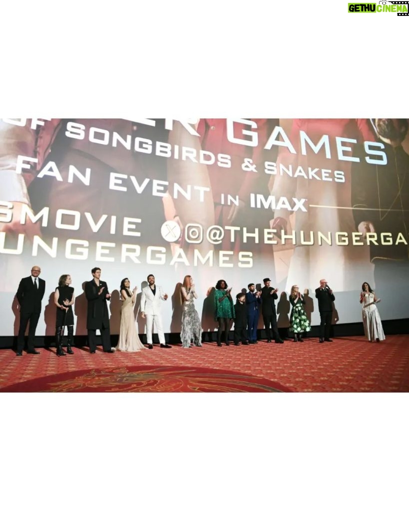 Viola Davis Instagram - @TheHungerGames Premiere 🐍🙌🏿❤ 📷@GettyImages for Lionsgate