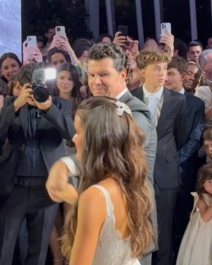 Virgínia Wanderley Instagram - A noite mais importante da adolescência da minha pequena foi perfeita! 🤍🌼 feliiiz demais por você, Lu!