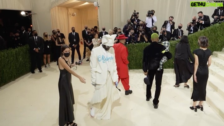 Virgil Abloh Instagram - moving still… The Metropolitan Museum of Art, New York