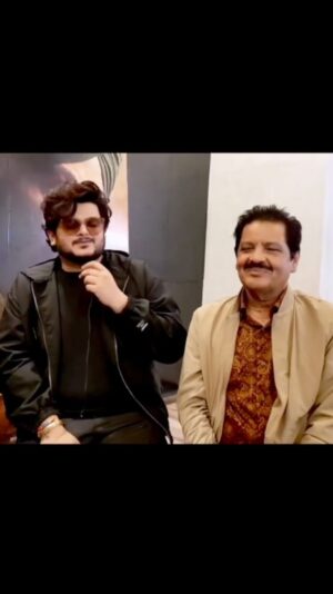 Vishal Mishra Instagram - #chaltereishqmein ❤️Celebrating Your Love With Udit Ji , Quadri Sahab & The Amazing Mithoon,during an interview 🎶 Thank you for making it so special !! 💕
.
.
#reels #vishalmishra #instareels #gadar2