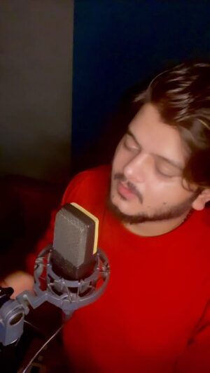 Vishal Mishra Instagram - #chaltereishqmein ko Itni mohabbat dene ke liye Shukriya ❤️& to celebrate this festival of #gadar2 , on public demand we have a uploaded a full version male version , go give it love. Link in bio 🎶
Composed magically by @mithoon11 ❤️
Penned by @quadri.sayeed 
.
@iamsunnydeol @iutkarsharma @zeemusiccompany @anilsharma_dir @neetimohan18 @simratkaur_16 @zeestudiosofficial @shabinakhanofficial 
.
.
#reels #instareels #vishalmishra