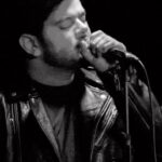 Vishal Mishra Instagram - 10000 comments and I will post an acoustic version of #Janiye for you❤️ . . #reels #vishalmishra #instareels