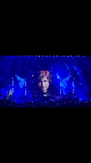 Vishal Mishra Instagram - We love you #KK sir ❤️ Dedicated this one to the legend , full video out soon 🎸💕 #VMLIVE 
.
song by #Pritam Da 🧡
#reels #instareels #vishalmishra
.
🎥 - @tosiefshaikh