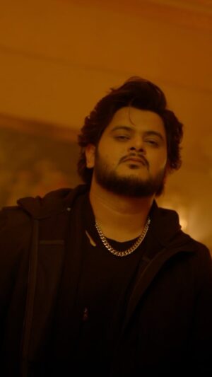 Vishal Mishra Instagram - Some songs come from your ❤️you feel it too ? #dooraagaye
.
.
#vishalmishra #reels
