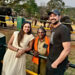 Vithika Sheru Instagram - It was so wonderful to have met Bomman Ji and all of the rescued elephants 🐘 What a pleasant evening ❤️ #elephantwhisperers