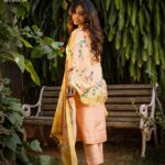 Vithika Sheru Instagram - Live where your heart finds life ❤️ Outfit - @bhargavikunam