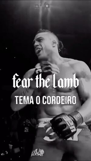 Vitor Belfort Instagram - “Ali, em meio à batalha, mais uma vez Deus segurou em minha mão e confiou a mim, pelo menos naquele momento, usar de sua palavra para agir.” 

E assim escolho todos os dias, ser servente, instrumento do Senhor. Independente do lugar que eu esteja, eu creio. Crer em Deus, na fé, na bondade, é uma escolha que me torna forte, que me torna exemplo de valores que levo aos meus filhos e a todos que tenho oportunidade. 

Sempre quando penso que a vida está desafiadora, eu lembro das vitórias que conquistei. Pode soar clichê pra você, mas o caminho é o mesmo. É você que escolhe torná-lo fácil ou difícil. 

Eu escolho e sempre escolherei ir avante. Dessa vez eu venci. Mas nem sempre é assim. 

E justamente nos momentos mais desafiadores Deus me provou que a fé já é uma batalha ganha. 

Avante, para as próximas.

//

“There, in the midst of the battle, once again God held my hand and trusted me, at least at that moment, to use his word to act.”

And so I choose every day, to be a servant, an instrument of the Lord. Regardless of where I am, I believe. Believing in God, in faith, in goodness, is a choice that makes me strong, that makes me an example of values ​​that I take to my children and to everyone I have the opportunity to.

Whenever I think that life is challenging, I remember the victories I achieved. It may sound cliché to you, but the path is the same. It’s up to you to make it easy or difficult.

I choose and will always choose to move forward. This time I won. But it’s not always like that.

And precisely in the most challenging moments, God proved to me that faith is already a won battle.

Go ahead, to the next ones.

#mindeset #belfortclub #belforttraining #luta
