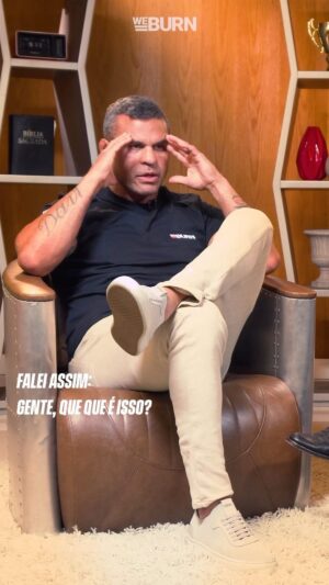 Vitor Belfort Instagram - Como você tem cuidado dos seus relacionamentos? Principalmente dentro do nosso lar, é fundamental ter um diálogo com a pessoa que escolheu caminhar com você.

De nada adianta você não entender o que fez o “copo encher” e ter a escolha fácil de trocar o copo. Quais têm sido as suas escolhas? 

Você tem se Esforçado? Tem mantido a sua Garra e a sua Obediência no propósito da sua família, dos seus relacionamentos, sejam eles pessoais ou profissionais? 

//

How are you taking care of your relationships? Especially within our home, it is essential to have a dialogue with the person who chose to walk with you.

There is no point in not understanding what pushed the relationship to the limit and choosing the easiest path. Have you chosen right?

Have you been making an effort? Have you maintained your Grit and Obedience in the purpose of your family, your relationships, whether personal or professional?

#belfortclub #belforttraining #motivation #lifestyle #mindset #family