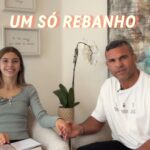 Vitor Belfort Instagram - Nesse vídeo eu e a Kyara comentamos sobre João 10:16 “Ainda tenho outras ovelhas, não deste aprisco; a mim me convém conduzi-las; elas ouvirão a minha voz; então, haverá um rebanho e um pastor.” E a Kyara trouxe um comentário muito pertinente sobre como hoje existes “pastores” que fazem o que quer, conduzem as ovelhas através de sua opinião própria e não à luz das Escrituras, mostrando como isso tem enganado e feito divisão. Sabendo que existe o remanescente fiel. O vídeo completo está no meu canal do YouTube https://youtu.be/nQAUbVn8y2I?si=R5XNF6mk711wB5O4 In this video, Kyara and I commented on John 10:16 “I still have other sheep, not from this fold; it suits me to lead them; they will hear my voice; then there will be one flock and one shepherd.” And Kyara brought a very pertinent comment about how today there are “shepherds” who do what they want, lead the sheep through their own opinion and not in the light of the Scriptures, showing how this has deceived and caused division. Knowing that there is a faithful remnant. #jesus #joao10 #escrituras #solascriptura #soluschristus #deus