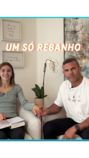 Vitor Belfort Instagram - Nesse vídeo eu e a Kyara comentamos sobre João 10:16 “Ainda tenho outras ovelhas, não deste aprisco; a mim me convém conduzi-las; elas ouvirão a minha voz; então, haverá um rebanho e um pastor.”
E a Kyara trouxe um comentário muito pertinente sobre como hoje existes “pastores” que fazem o que quer, conduzem as ovelhas através de sua opinião própria e não à luz das Escrituras, mostrando como isso tem enganado e feito divisão. Sabendo que existe o remanescente fiel.

O vídeo completo está no meu canal do YouTube
 https://youtu.be/nQAUbVn8y2I?si=R5XNF6mk711wB5O4

In this video, Kyara and I commented on John 10:16 “I still have other sheep, not from this fold; it suits me to lead them; they will hear my voice; then there will be one flock and one shepherd.”
And Kyara brought a very pertinent comment about how today there are “shepherds” who do what they want, lead the sheep through their own opinion and not in the light of the Scriptures, showing how this has deceived and caused division. Knowing that there is a faithful remnant.

#jesus #joao10 #escrituras #solascriptura #soluschristus  #deus
