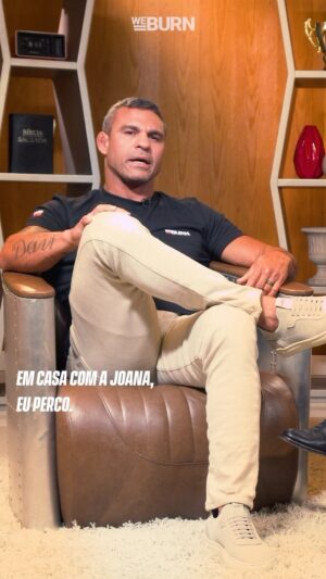 Vitor Belfort Instagram - Na nossa vida é necessário estratégia, seja na vida profissional como na vida pessoal. 

Principalmente dentro do nosso lar, que é onde nos preparamos e preparamos nossos filhos para o mundo. 

Escolha suas batalhas e aprenda a se fortalecer física e mentalmente.

//

In our lives, strategy is necessary, whether in our professional or personal lives.

Mainly within our home, which is where we prepare ourselves and our children for the world.

Choose your battles and learn to strengthen yourself physically and mentally.

#belfortclub #belforttraining #motivation #mma #ufc #lifestyle #mindset