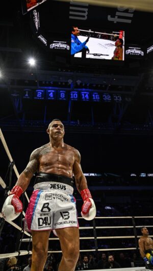 Vitor Belfort Instagram - Live com @combate 
Assista até o final.
Será que o influenciador e o ex campeão mundial de #boxe #popofreitas vai aceitar o desafio , ou ele vai continuar esquivando?