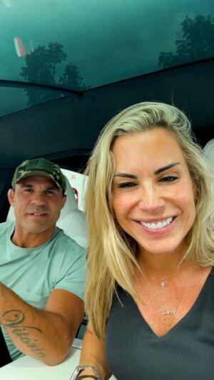 Vitor Belfort Instagram - Vocês já sabem que eu vivo cercada de atletas nessa casa, né!? 
Por isso é importante lembrar do nosso papel como incentivadoras dos nossos filhos, dando sempre o suporte necessário e jamais exigindo demais. 

Como tem sido aí na sua casa? Você tem incentivado seus filhos? 
Comenta aqui qual dica você acrescentaria 😉

//
You already know that my life is surrounded by athletes! That’s why it’s important to remember our role as a parents encouraging of our children and giving them our support! 

How has it been at your house? Have you been encouraging your children?
Comment below which tip would you add 😉
#famíliabelfort #acasadamaejoana #vitorbelfort #belfortclub
