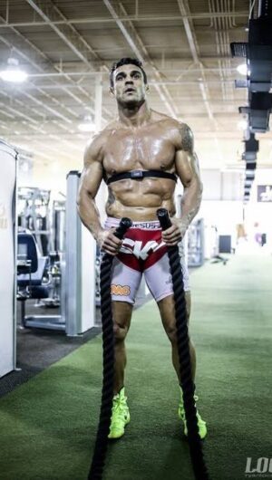 Vitor Belfort Instagram - Não fique esperando só pelas férias, pelo fim de semana, por grandes conquistas que você nem sabe se virão.

Viva o HOJE. 
Celebre as vitórias HOJE. 
Aprenda e perdoe HOJE.

#mindset #champion #ufc #life #lifestyle #warrior