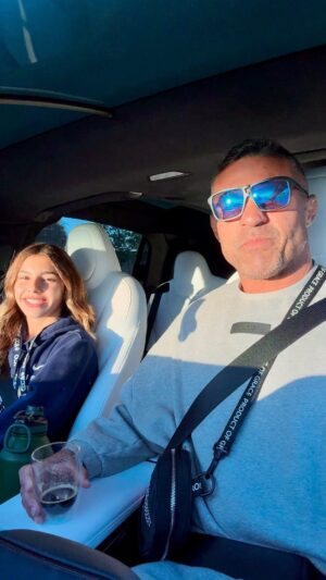 Vitor Belfort Instagram - Nesse vídeo tivemos uma conversa sobre como os jovens hoje.Tentam ser aceitos. Tentam se encaixar em determinados grupos e se você não fizer algo que eles gostem Você não será aceito por eles. E como as mídias sociais hoje influenciam nisso, mas como de fato a real importância da vida de um jovem é que ele deve ser aceito por Deus. Seguir o caminho de Deus. Amar a Deus sobre todas as coisas e buscar conhecê-lo mais e mais através da leitura da palavra de Deus o Santo livro. Buscar se aproximar de Deus. Assim o jovem se sentirá completo Pois Deus o preencherá. E todo o seu vazio não existirá mais pois somente em Deus encontramos paz, descanso e sentido.

In this video we had a conversation about how young people today try to be accepted. They try to fit into certain groups and if you don’t do something they like, you won’t be accepted by them. And how social media today influences this, but how in fact the real importance of a young person’s life is that he must be accepted by God. Follow God’s path. Love God above all things and seek to know Him more and more through reading the word of God, the Holy Book. Seek to get closer to God. This way the young person will feel complete Because God will fill him. And all your emptiness will no longer exist because only in God do we find peace, rest and meaning.

#jesus #god #god1st #salvation #paz #love #cristo