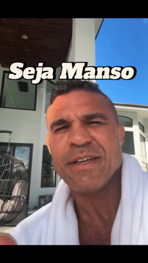Vitor Belfort Instagram - Ao contrário do que muitos possam pensar, a mansidão não é uma fraqueza. Tanto no Salmo 37 quanto nas bem-aventuranças, mansidão é humildade e submissão a Deus. Novamente, com o Salmo 37 em vista, os ímpios buscam ganhos a todo custo. O verso 14 diz que eles “arrancam da espada e distendem o arco para abater o pobre e necessitado”, e embora ganhem coisas que irão trazer um prazer momentâneo, somente os mansos, aqueles que se deleitam no Senhor (v.4), herdarão a terra.

Contrary to what many may think, meekness is not a weakness. In both Psalm 37 and the Beatitudes, meekness is humility and submission to God. Again, with Psalm 37 in view, the wicked seek gain at all costs. Verse 14 says that they “draw the sword and stretch the bow to strike down the poor and needy”, and although they gain things that will bring momentary pleasure, only the meek, those who delight in the Lord (v.4), will inherit the land.

#mansidao #jesus #sejacomojesus #arrependa-se