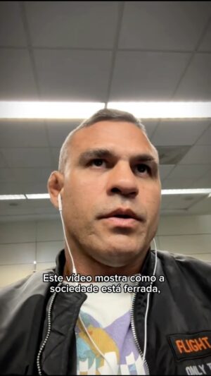 Vitor Belfort Instagram - Esse é o rumo que a sociedade está tomando. Lugares que antes eram paraísos, sendo dominados pelo caos.

Seja responsável ao escolher seus representantes, porque todos vamos sofrer as consequências.

O que nos resta fazer é orar e seguir forte, cuidando da nossa família e colocando Deus em primeiro lugar.

//

This is the direction society is taking. Places that were once paradises, being dominated by chaos.

Be responsible when choosing your representatives, because we will all suffer the consequences.

All we can do is pray and remain strong, taking care of our family and putting God first.
